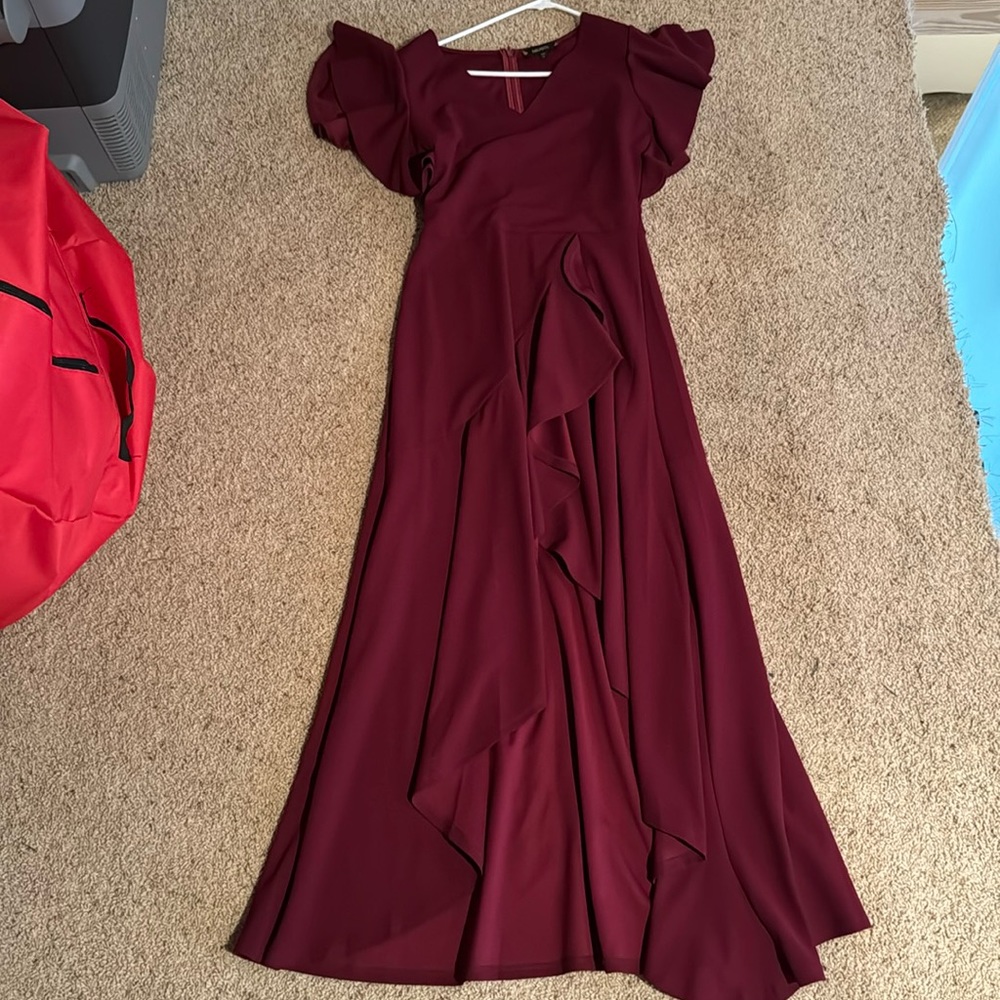 Women’s size M maroon big low dress